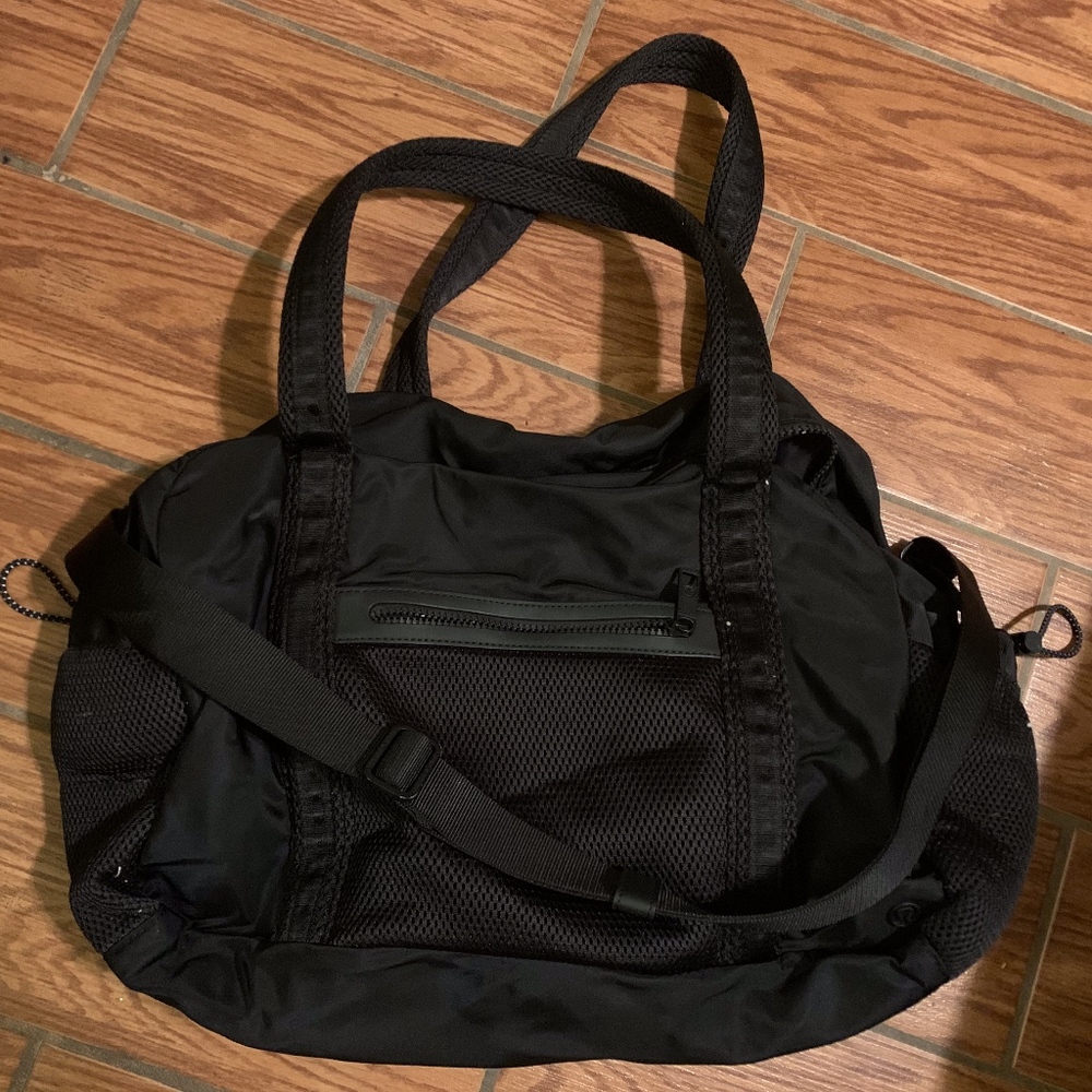 Lululemon Everywhere Duffel Gym Bag